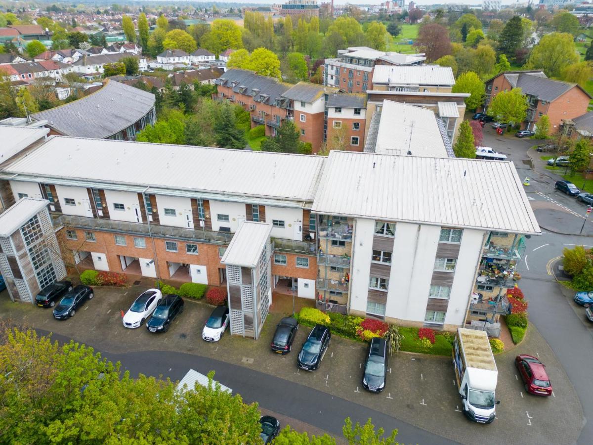 Luxury 2 Bed Apartment - Near Heathrow, Legoland, Windsor Slough Exterior foto